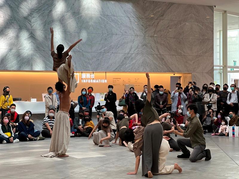 tainanmuseum420113 台南中西區-台南美術館 古城的摩登建築 最網美的景點