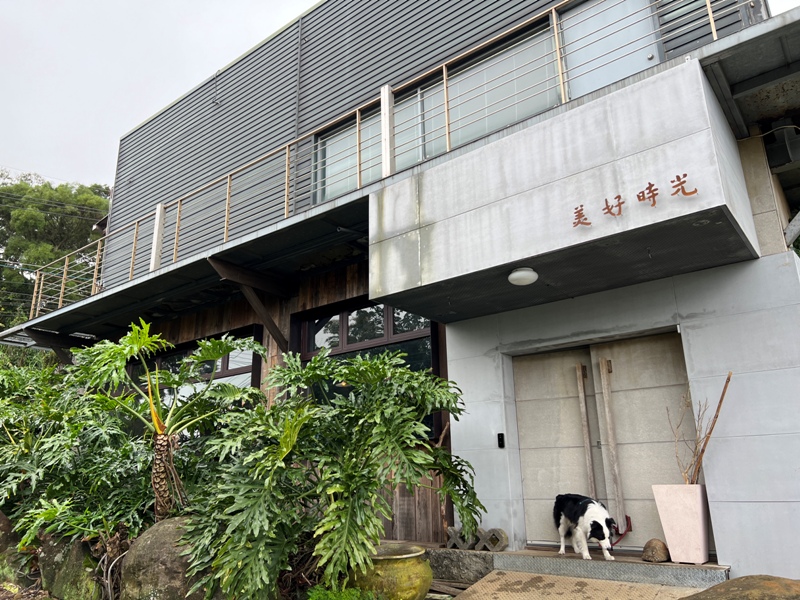 八里-坐擁山水美景 滿滿老物 淡水河畔的Man’s Talk在美好時光