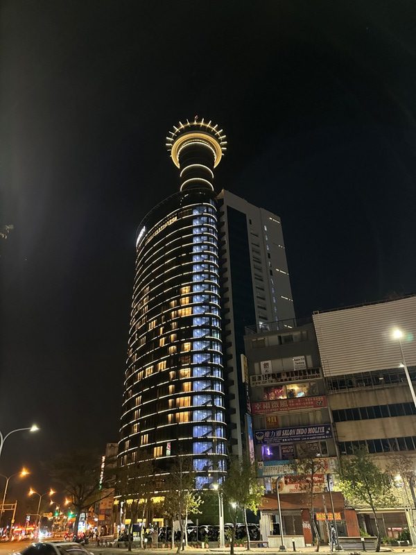 lemeridientaichung02-rotated 台中中區-李方艾美 現代摩登 台中車站新亮點