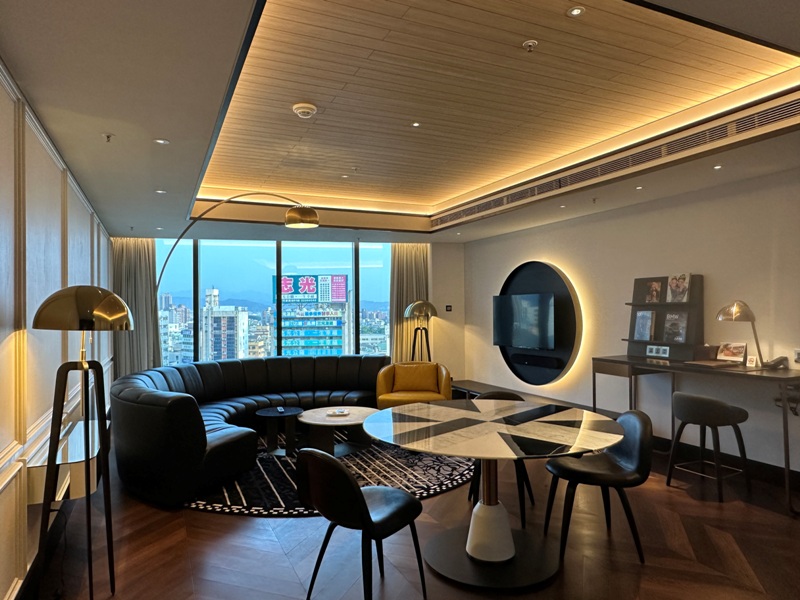 lemeridientaichung10 台中中區-李方艾美 現代摩登 台中車站新亮點