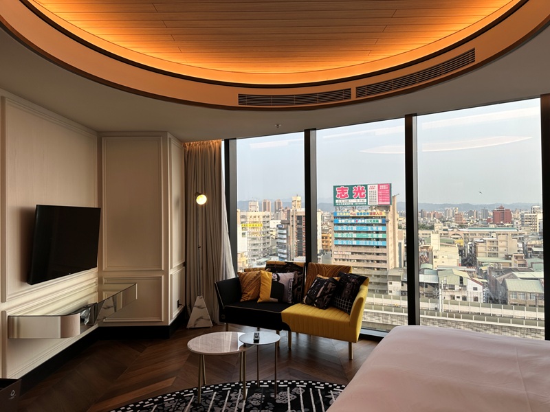 lemeridientaichung17 台中中區-李方艾美 現代摩登 台中車站新亮點