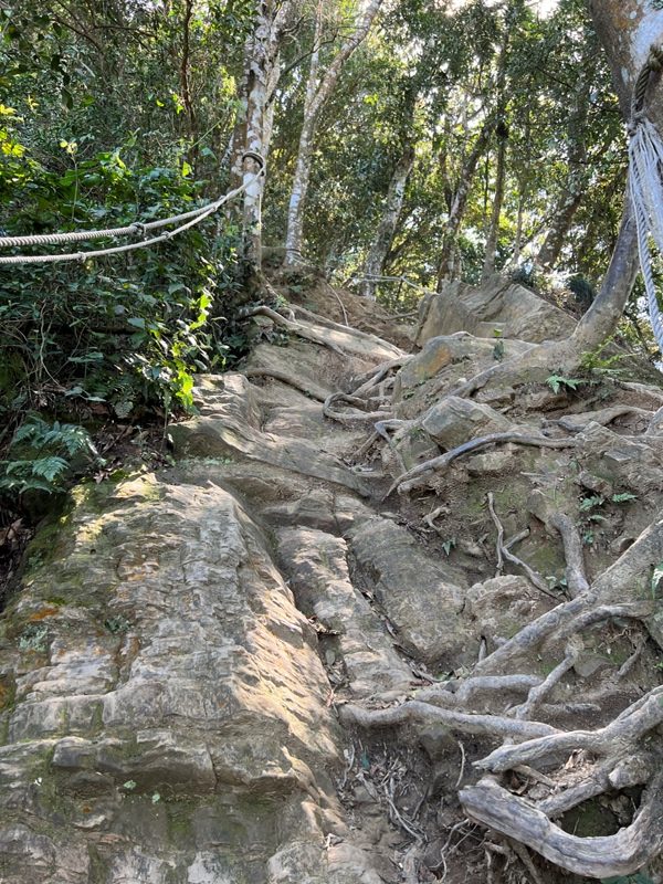 xianmt.17-rotated 獅潭-登仙山 飲仙水 手腳並用登頂賞美景