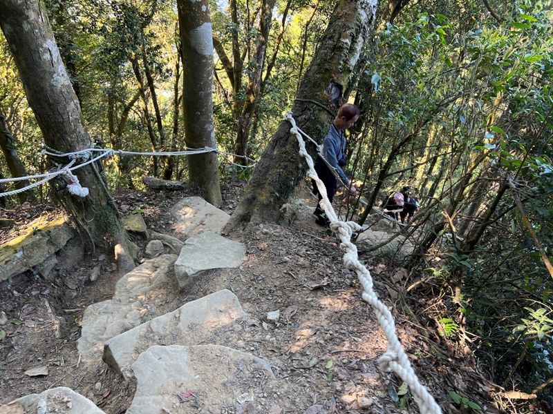 xianmt.19 獅潭-登仙山 飲仙水 手腳並用登頂賞美景
