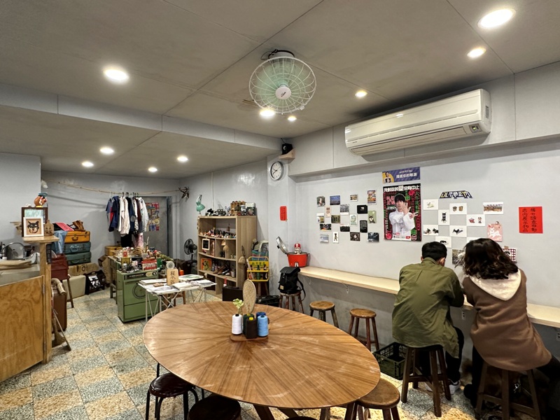 xinxin01104 台中中區-欣欣乾洗廠(福利社) 復古洗衣店裡吃創意早點