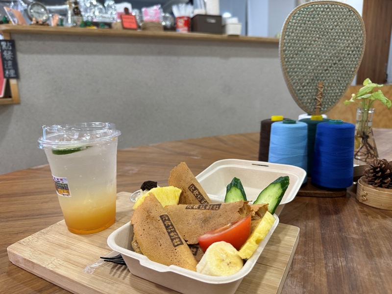 xinxin01112 台中中區-欣欣乾洗廠(福利社) 復古洗衣店裡吃創意早點