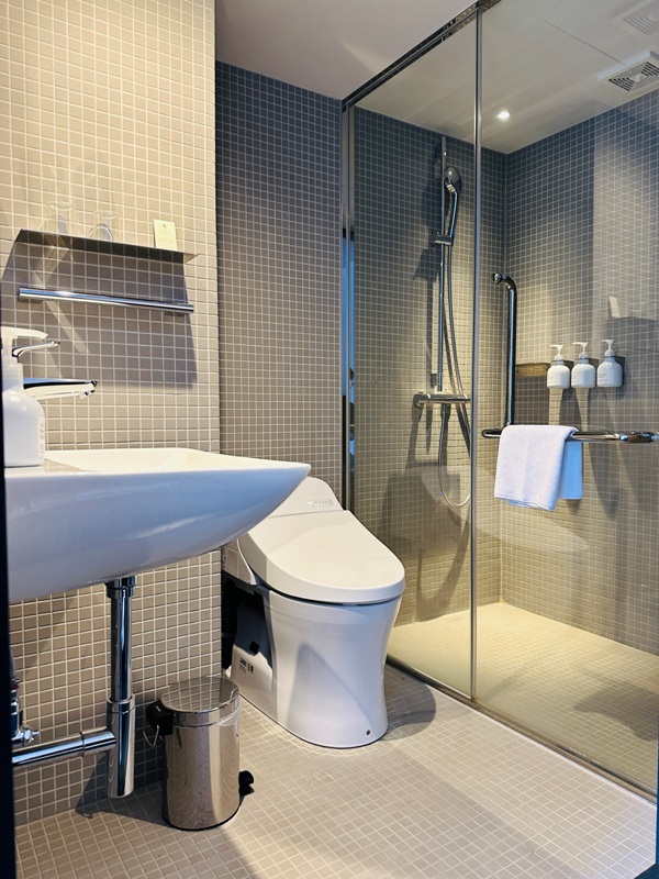 DDDhotel11 Bakurocho-DDD Hotel舊建築新設計之房間有點小