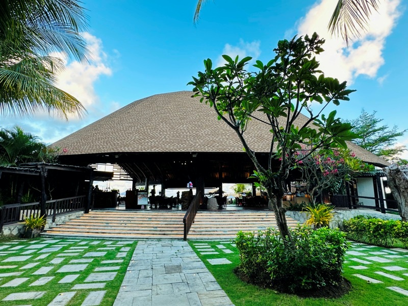 Bali-Rosterfish Beach Club夏夜晚風 這樣的峇里島太廢太爽…