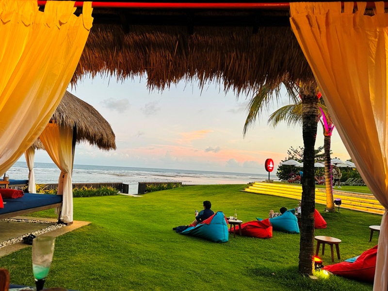 rosterfishbeachclub15 Bali-Rosterfish Beach Club夏夜晚風 這樣的峇里島太廢太爽...