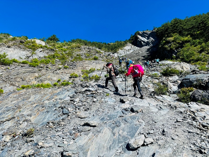 Guanshanling5207 桃源-百岳編號77 南橫三星之關山嶺山 視野開闊輕鬆走
