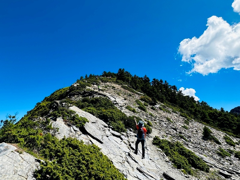 Guanshanling5228 桃源-百岳編號77 南橫三星之關山嶺山 視野開闊輕鬆走