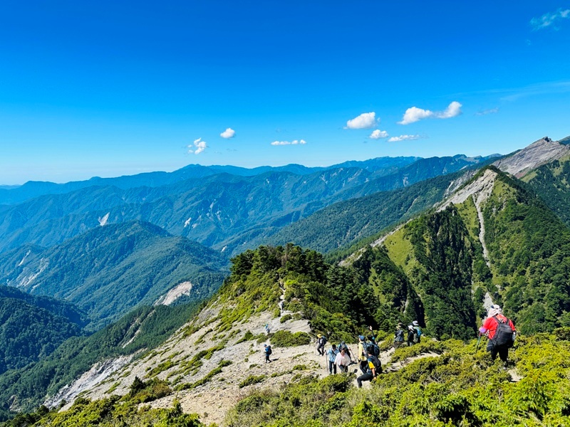 Guanshanling5229 桃源-百岳編號77 南橫三星之關山嶺山 視野開闊輕鬆走