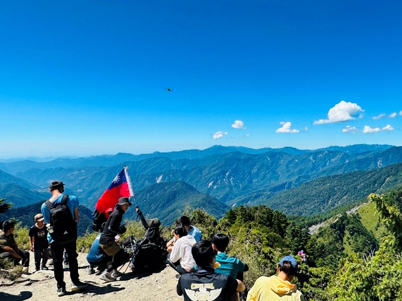 Guanshanling5232 桃源-百岳編號77 南橫三星之關山嶺山 視野開闊輕鬆走