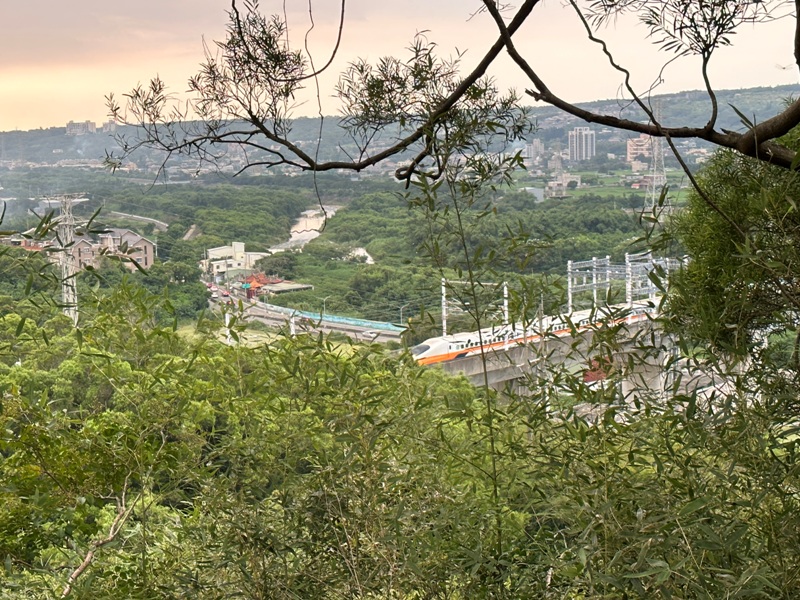 wenshan19 竹北-犁頭山.文山步道 輕鬆寫意賞高鐵