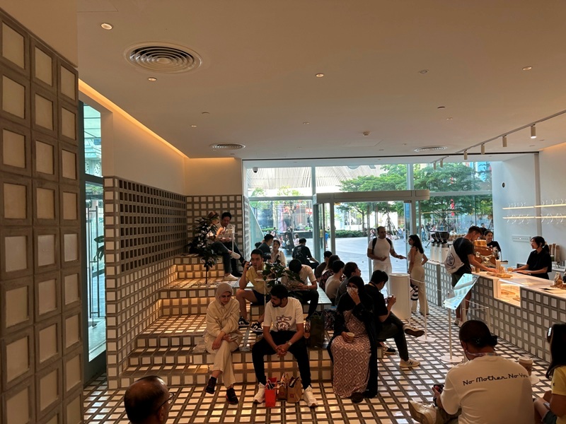 arabicacentralworld11 Bangkok-%Arabica Coffee(Central World)方塊設計貫串全店