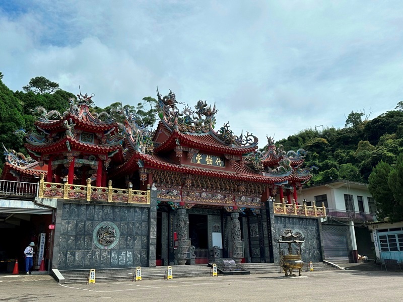 feifong10104 芎林-飛鳳山中坑山大板根 秋高氣爽最好的活動