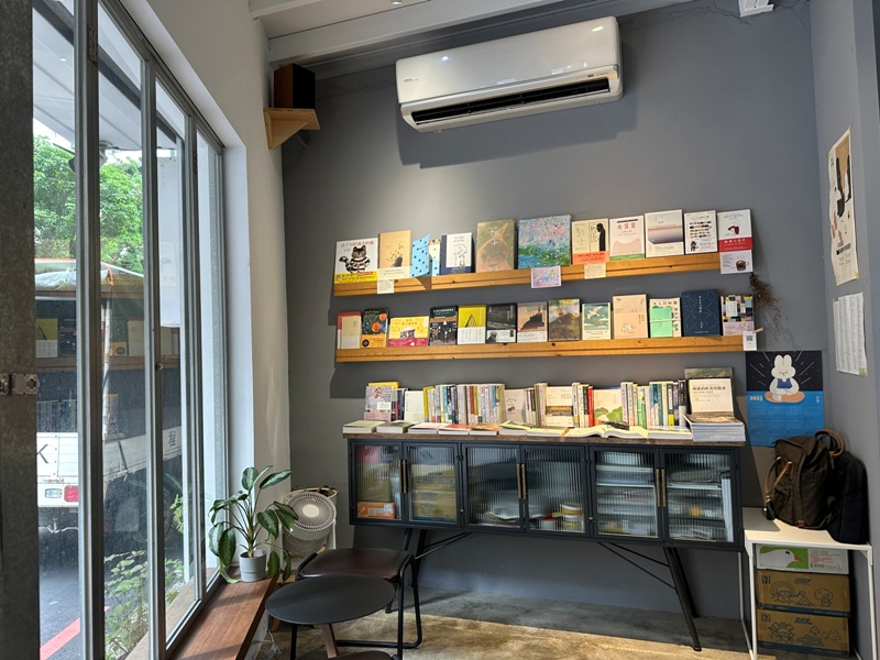 pipaco050103 板橋-Pipaco+方寸書店 選本書點杯咖啡 也可閒聊一下午