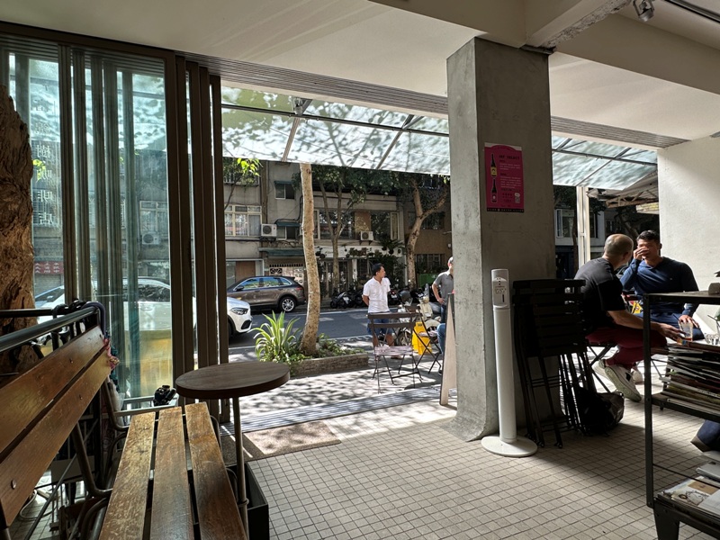 fujin11 松山-秋高氣爽來份早午餐 民生社區馳名富錦樹咖啡