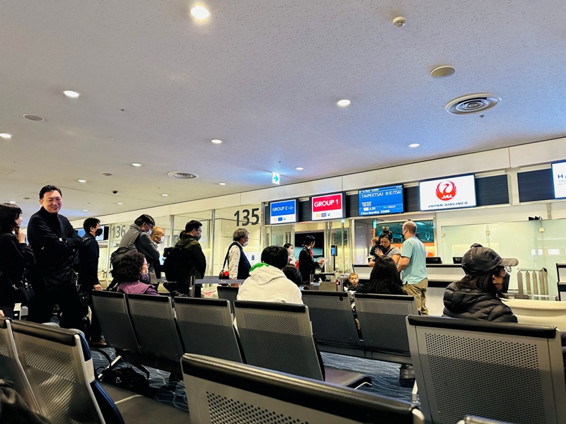 flyjl15 202312 松山羽田 日航餐點退步?