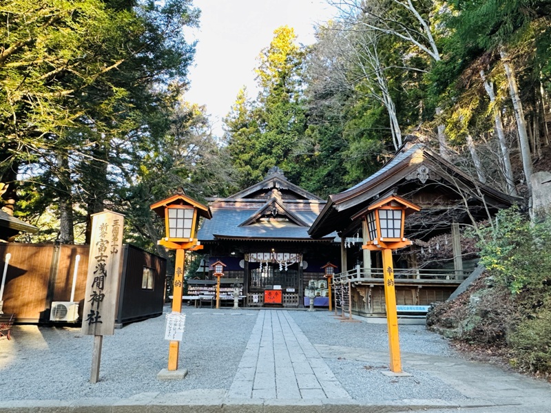 fujiyoshida15 Fujiyoshida-一路往富士山散步 新倉山淺間公園/國道139號/金鳥居
