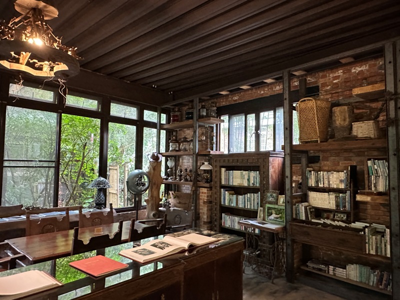 nature092312 尖石-自然在家書坊 紅瓦綠樹青山環繞 森林系咖啡館