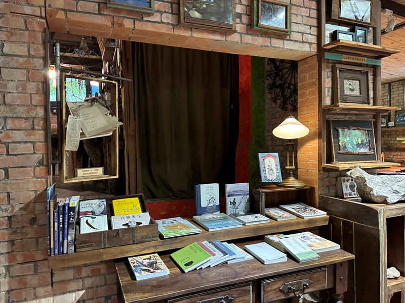 nature092316 尖石-自然在家書坊 紅瓦綠樹青山環繞 森林系咖啡館