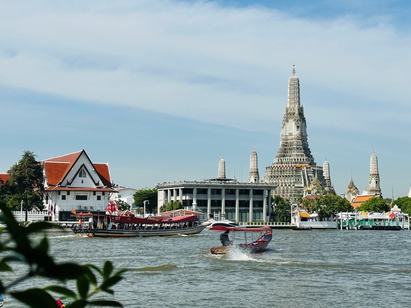 vivithecoffeeplace12 Bangkok-ViVi The Coffee Place小巧咖啡館 坐擁昭披耶河與鄭王廟景觀