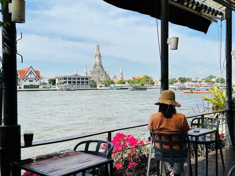 vivithecoffeeplace14 Bangkok-ViVi The Coffee Place小巧咖啡館 坐擁昭披耶河與鄭王廟景觀