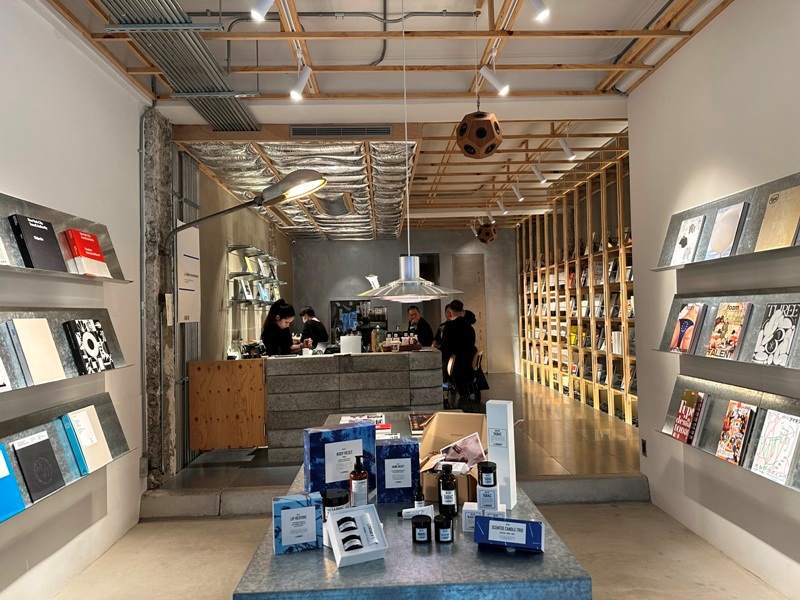 wrightbooks03 中山-重本書店Weight Books滿滿未來感 時尚雜誌配咖啡甜點