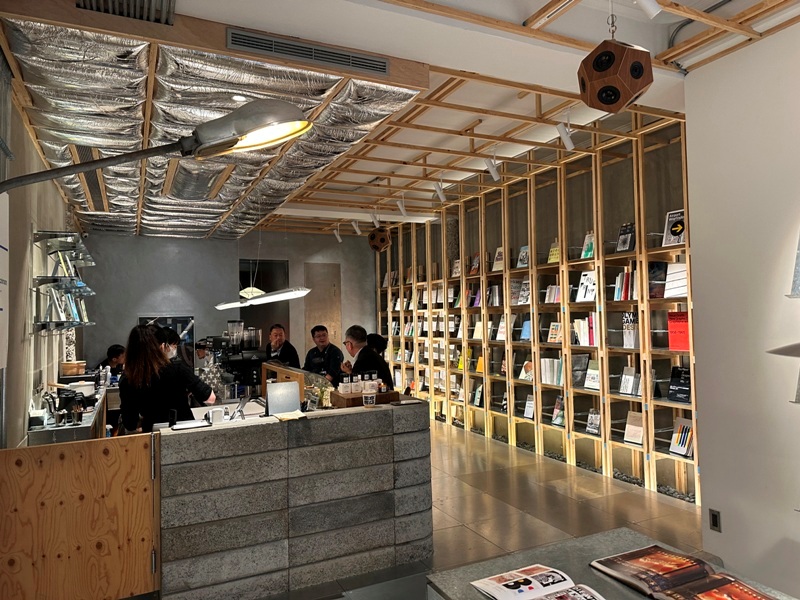 wrightbooks08 中山-重本書店Weight Books滿滿未來感 時尚雜誌配咖啡甜點