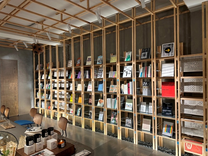 wrightbooks09 中山-重本書店Weight Books滿滿未來感 時尚雜誌配咖啡甜點