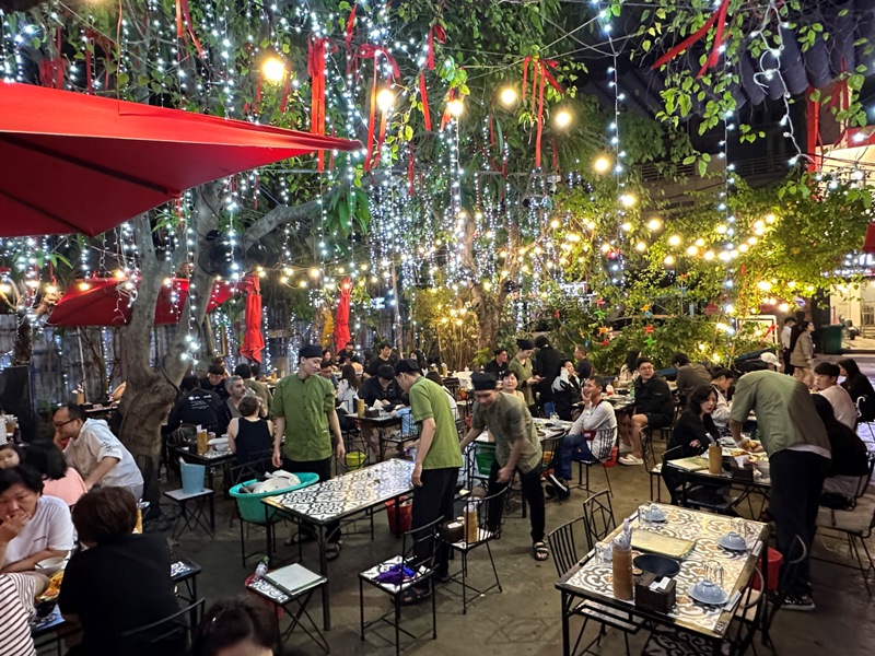 MOC03 Danang-Hai San Moc Quan熱門海鮮餐廳 道地吃