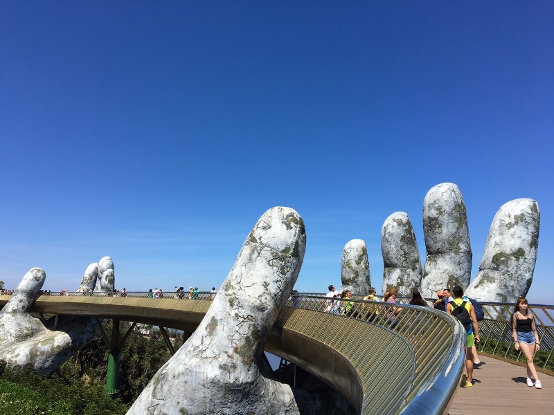 Danang-Bana Hill巴拿山 法國小鎮雲霧飄渺 佛手橋萬頭鑽動