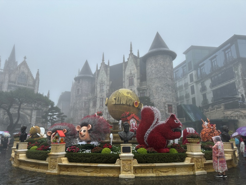 banahill13 Danang-Bana Hill巴拿山 法國小鎮雲霧飄渺 佛手橋萬頭鑽動