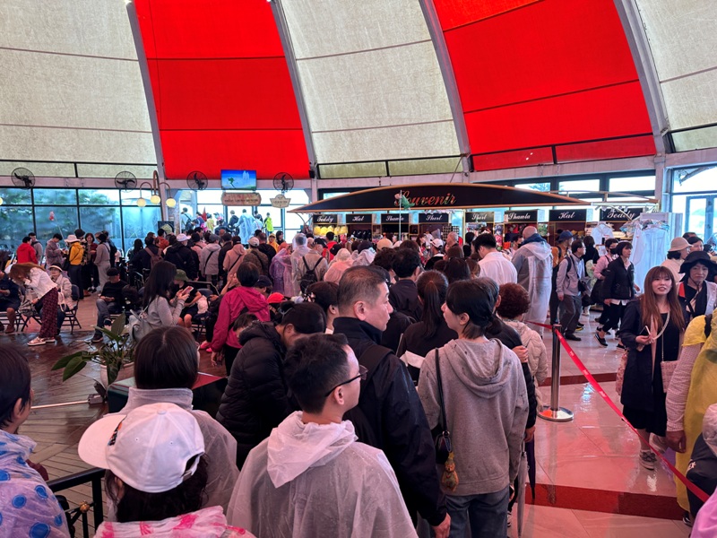 banahill21 Danang-Bana Hill巴拿山 法國小鎮雲霧飄渺 佛手橋萬頭鑽動