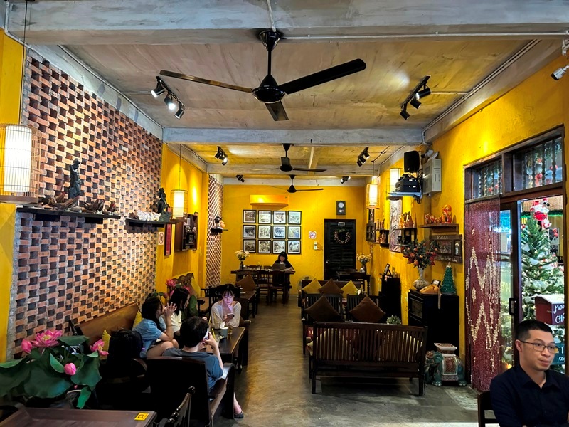 uttich0109 Danang-鵝黃的浪漫 峴港韓市場旁 在地咖啡Ut Tich cafe