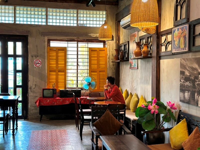 uttich0121 Danang-鵝黃的浪漫 峴港韓市場旁 在地咖啡Ut Tich cafe