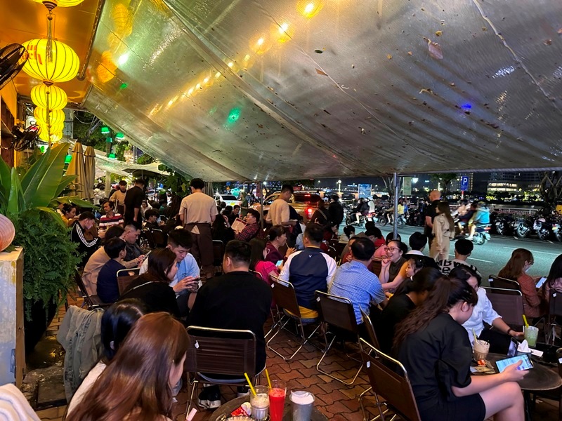 uttich0125 Danang-鵝黃的浪漫 峴港韓市場旁 在地咖啡Ut Tich cafe