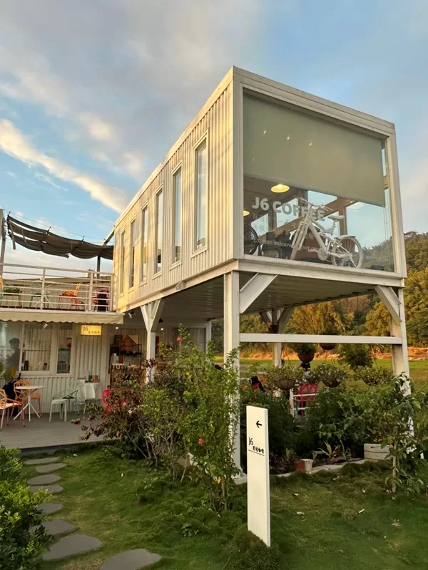 J6coffee05-jpeg 芎林-J6 Coffee覓境咖啡 田間小徑的白色貨櫃小屋