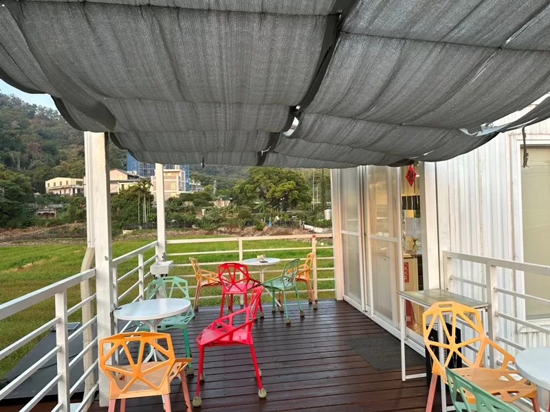 J6coffee07-jpg 芎林-J6 Coffee覓境咖啡 田間小徑的白色貨櫃小屋