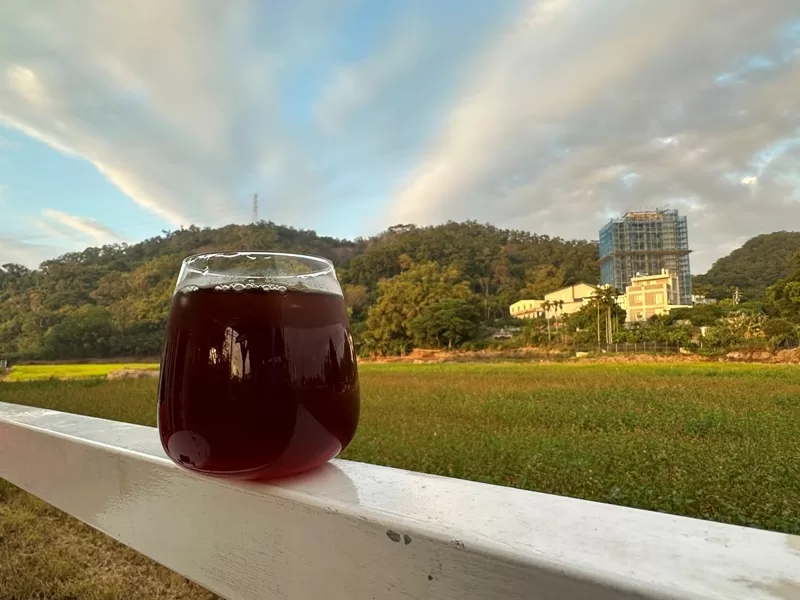 J6coffee11-jpg 芎林-J6 Coffee覓境咖啡 田間小徑的白色貨櫃小屋