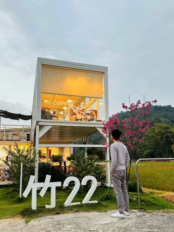 J6coffee12-jpeg 芎林-J6 Coffee覓境咖啡 田間小徑的白色貨櫃小屋
