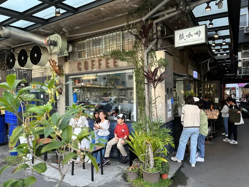 jiuncoffee03-jpg 豐原-駿咖啡 隱身鬧區巷弄老宅 二樓有回家的氣氛