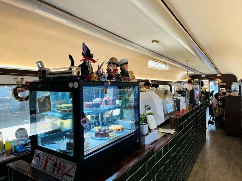 mamonaku06-jpeg 台中東區-Mamonaku Cafe火車咖啡館 在自強號上體驗懷舊氣氛