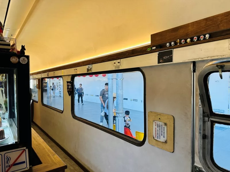mamonaku07-jpeg 台中東區-Mamonaku Cafe火車咖啡館 在自強號上體驗懷舊氣氛