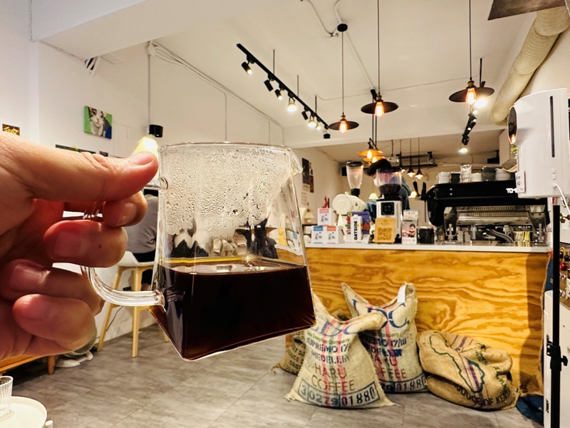 necessaryworkshop13 中山-Necessary Workshop簡約純白 靜巷小咖啡館