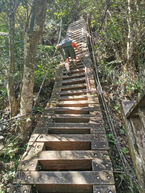 xindienlionhead11-jpg 新店-獅仔頭山 驚險崖梯輕鬆走