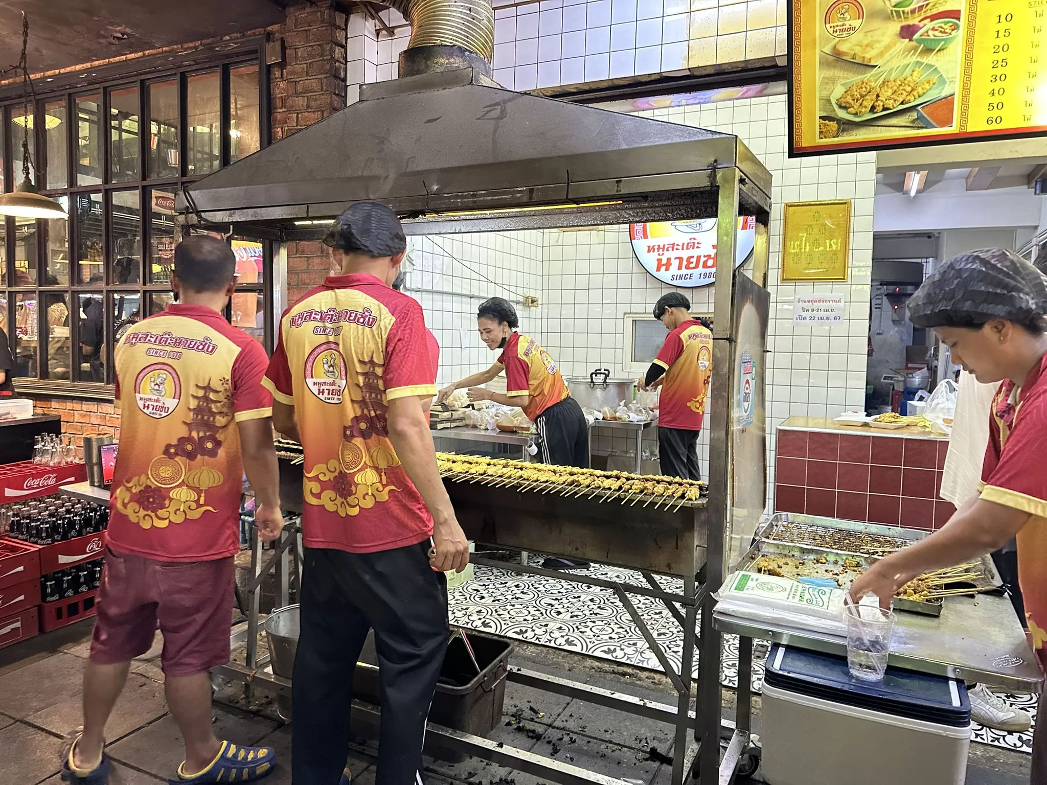 chula04-jpeg Bangkok-朱拉隆功大學 一流學府一流小吃街 必比登推薦泡麵門庭若市