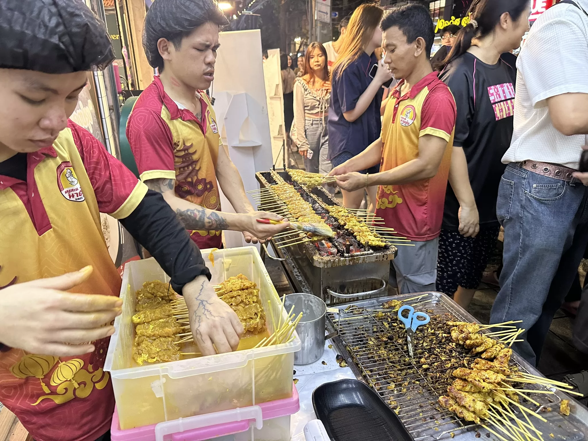 chula05-jpeg Bangkok-朱拉隆功大學 一流學府一流小吃街 必比登推薦泡麵門庭若市