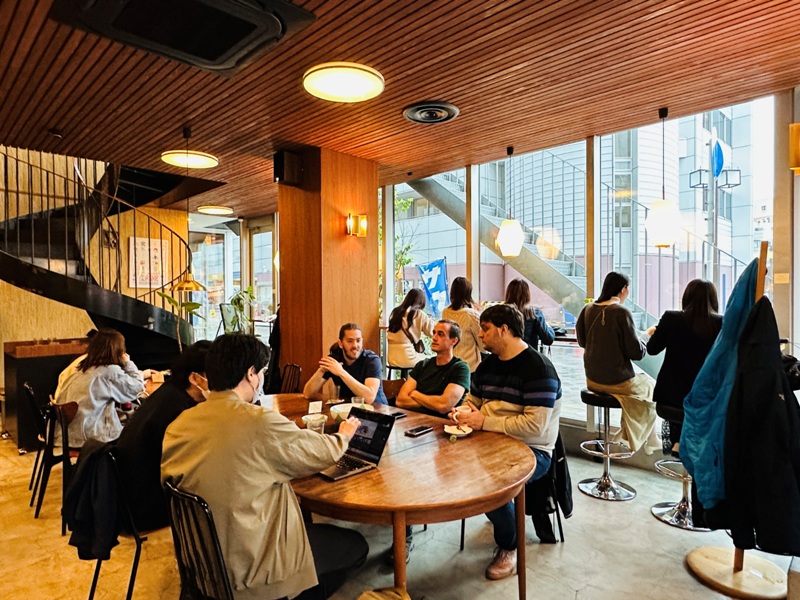 fuglen5 Asakusa-Fuglen Coffee Asakusa淺草寺旁的北歐風