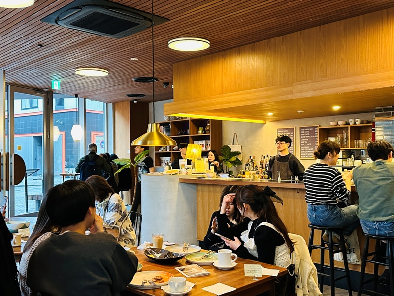 fuglen6 Asakusa-Fuglen Coffee Asakusa淺草寺旁的北歐風